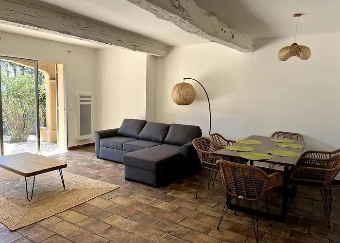 Вілла Lou Pantai With New Swimming Pool